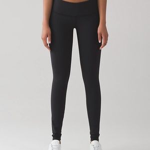 Like new Lululemon mid rise wunder under
